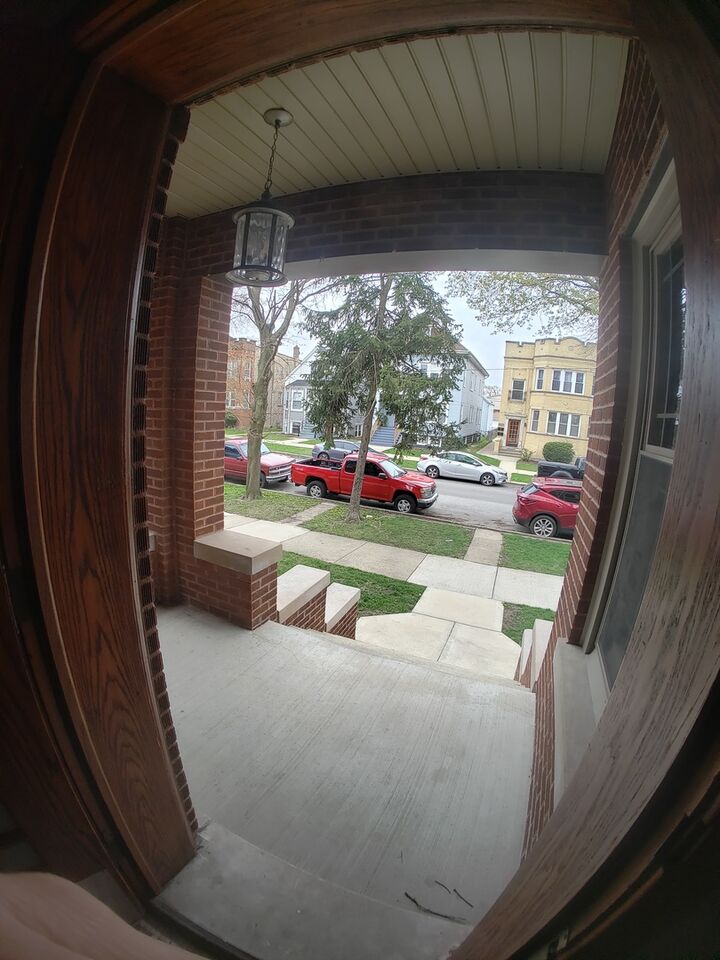 Property Photo: 5134 W Henderson Street G IL 60641