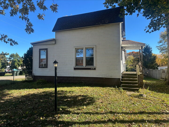 1901 Elim Avenue  Zion IL 60099 photo