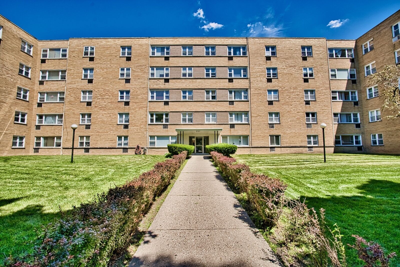 Property Photo: 6161 N Hoyne Avenue 414 IL 60659