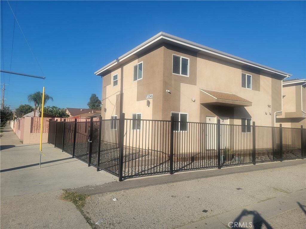 Property Photo:  7334 Vineland 2  CA 91352 