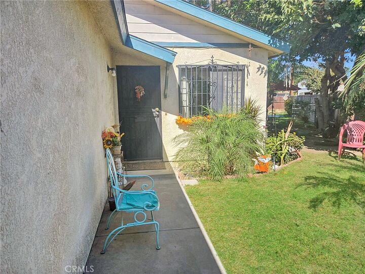 Property Photo:  83 E Louise  CA 90805 