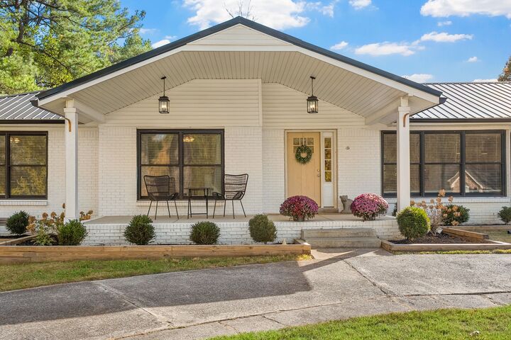 Property Photo: 412 Belmont Rd TN 37040