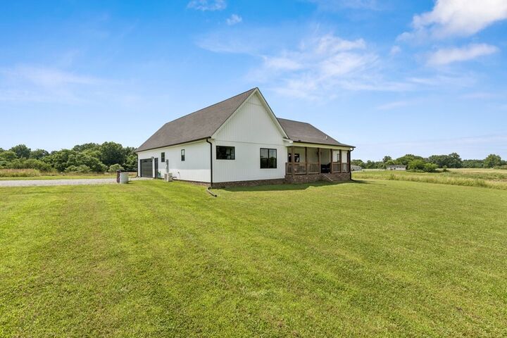 Property Photo:  2590 Oakdale Rd  TN 37186 