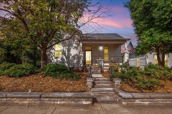 Property Photo: 1119 Fatherland St TN 37206