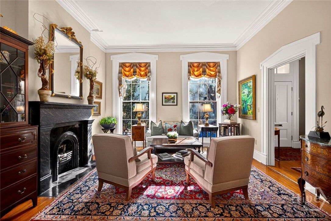 Property Photo: 208 E Liberty Street GA 31401