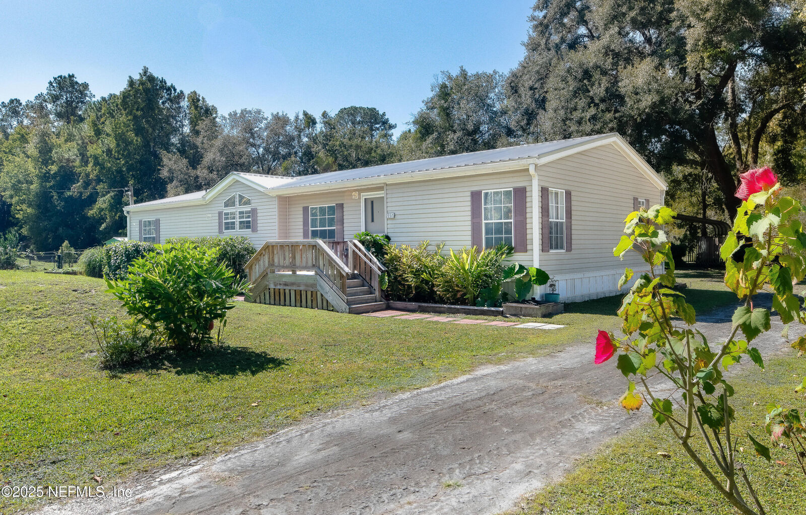 Property Photo:  115 Lake Street  FL 32177 