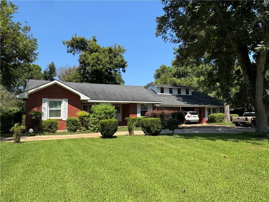 Property Photo:  6142 Masonic Drive  LA 71301 