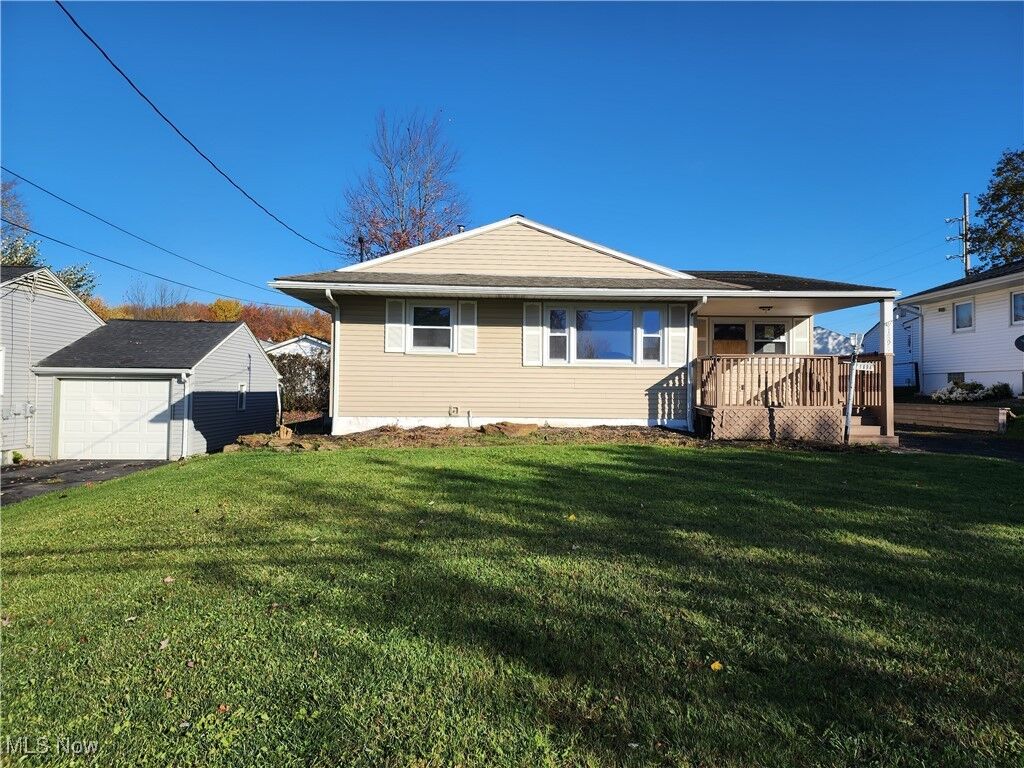 Property Photo:  1894 Lealand Avenue  OH 44514 