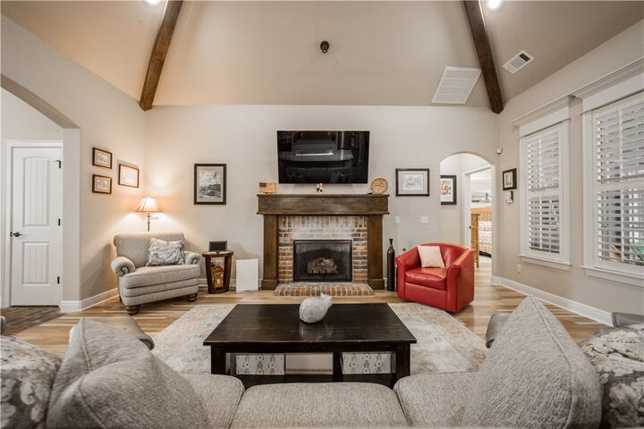 Property Photo: 5704 SW Gunstock Road AR 72713