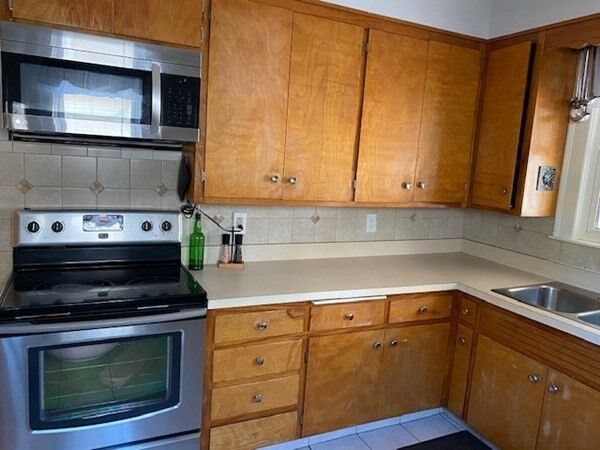 Property Photo:  14 Shakespeare Rd  MA 02451