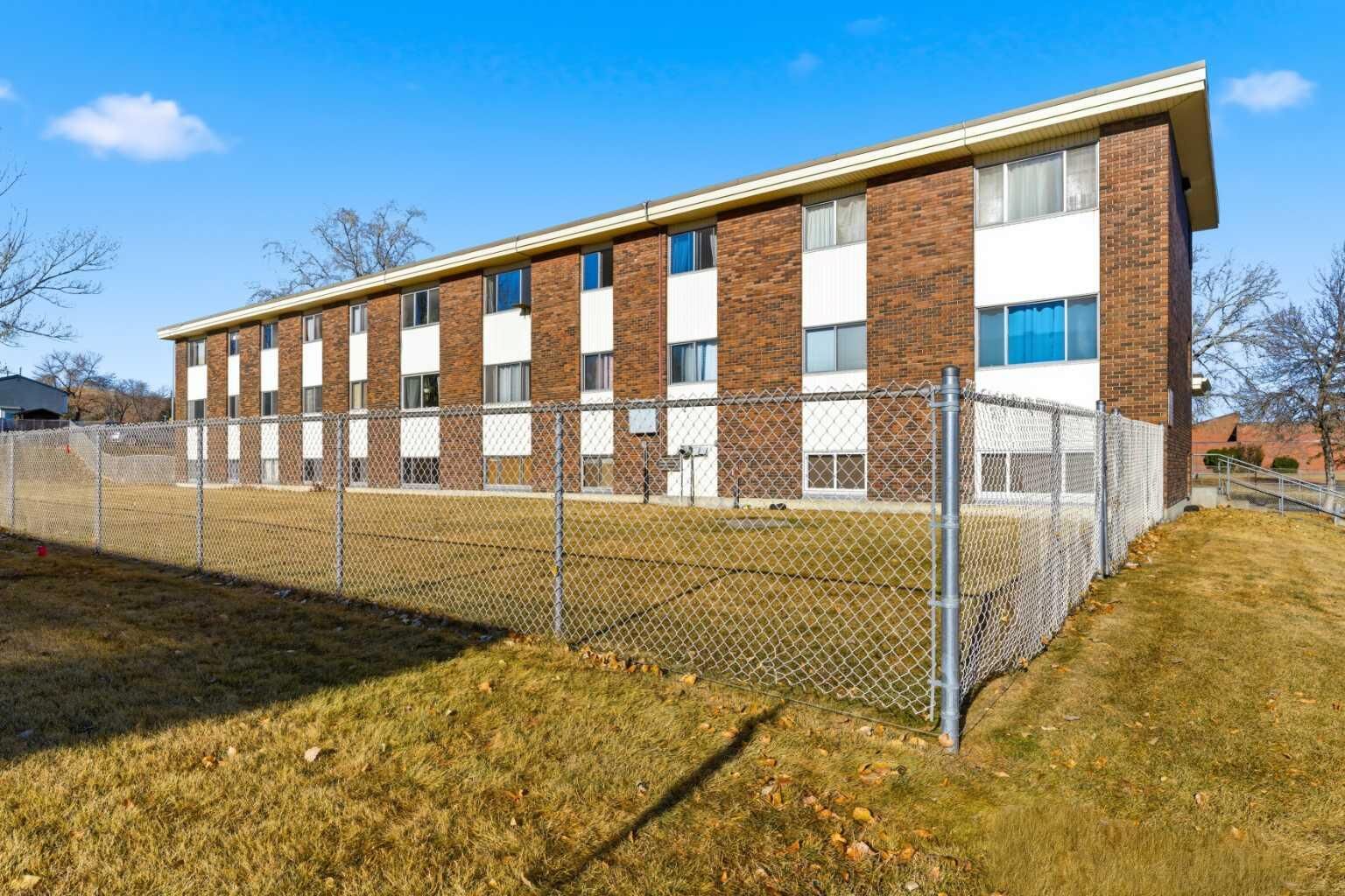 Photo de la propriété:  231 64 Avenue NW 103  AB T2K 0M1 