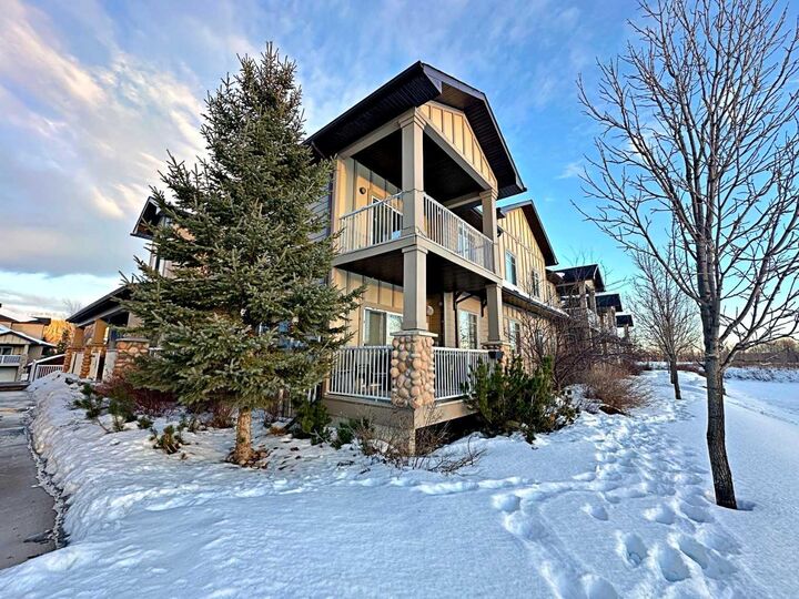 Property Photo:  117 Fontaine Crescent 105  AB T9H 2S5 