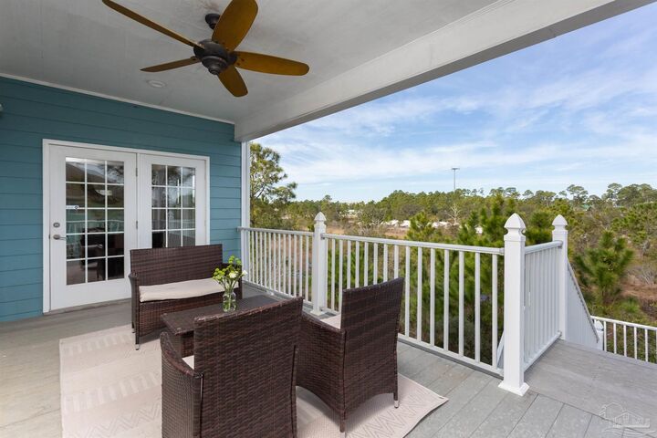 Property Photo:  864 Sailfish Ct  FL 32507 