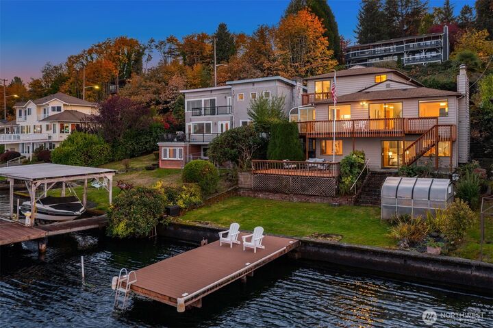 Property Photo:  9764  Rainier Avenue S  WA 98118 