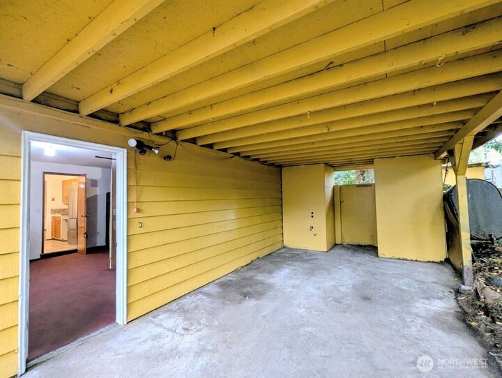 Property Photo: 17253 44th Avenue NE WA 98155