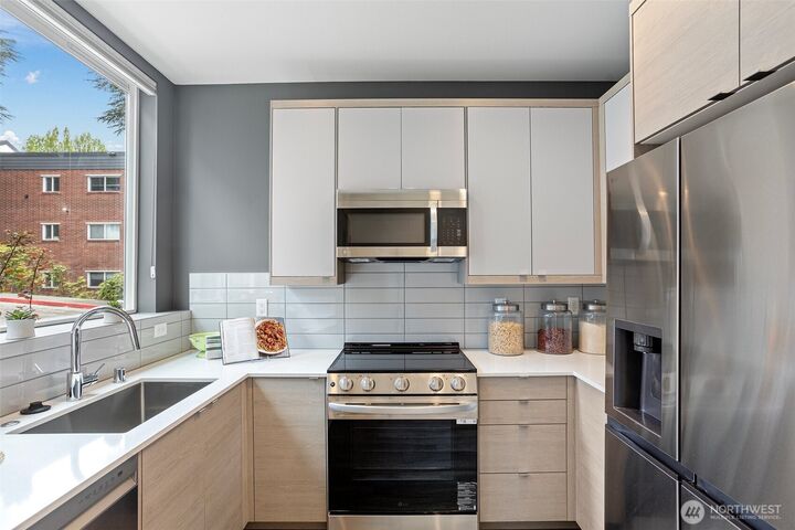 Property Photo:  2525  29th Avenue S C  WA 98144 