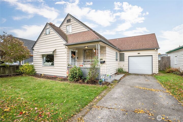 Property Photo: 467 19th Avenue WA 98632