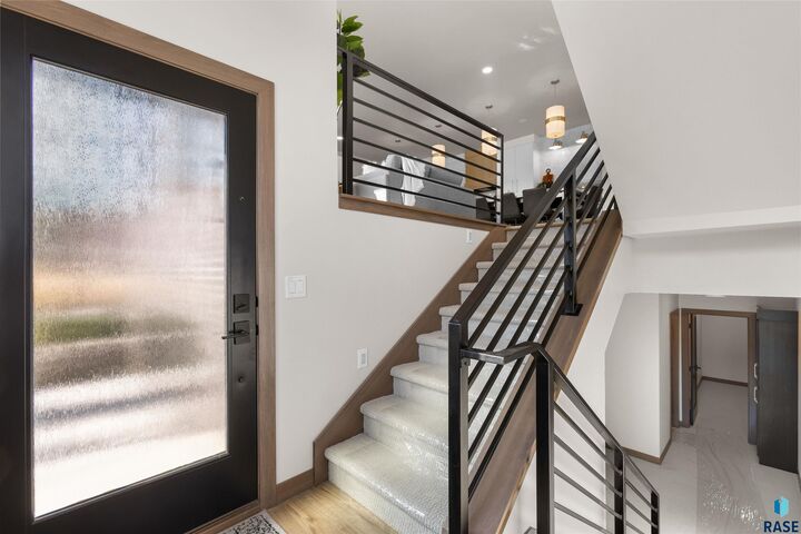 Property Photo: 2807 S Terry Ave SD 57106