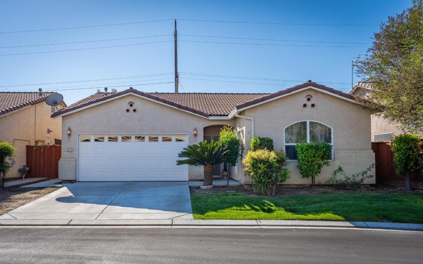 Property Photo:  2919 Las Flores Circle  CA 93635 