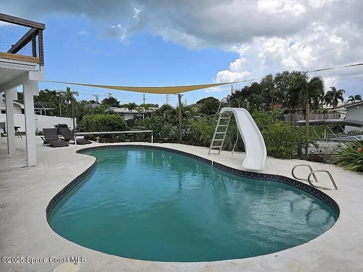 Property Photo:  725 Puesta Del Sol Plaza  FL 32903 