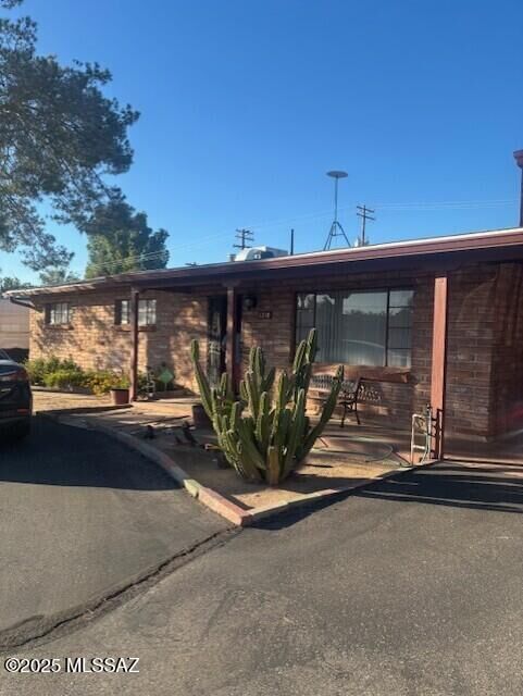 Property Photo: 1210 W Schafer Drive AZ 85705