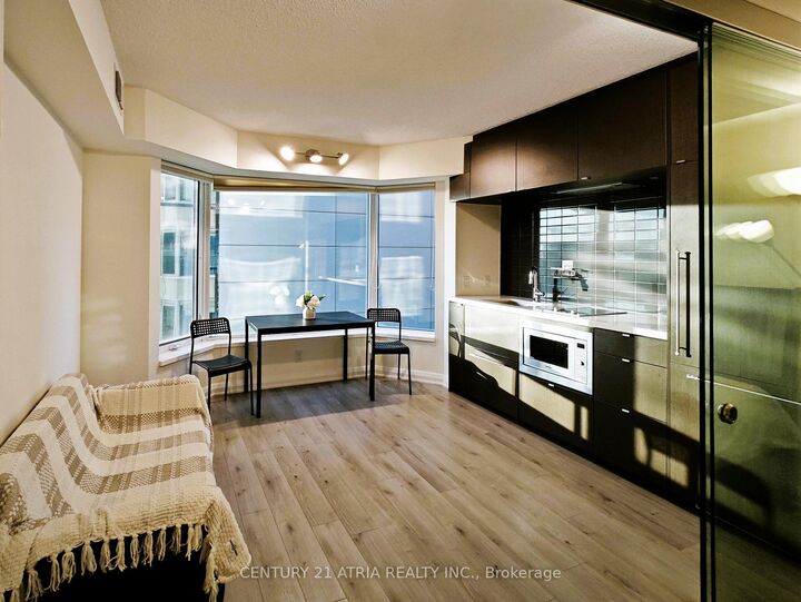 Photo de la propriété: 155 Yorkville Avenue 605 ON M5R 0B4