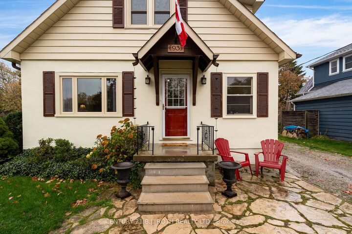 Property Photo:  93 Catherine Avenue  ON L4G 1K6 