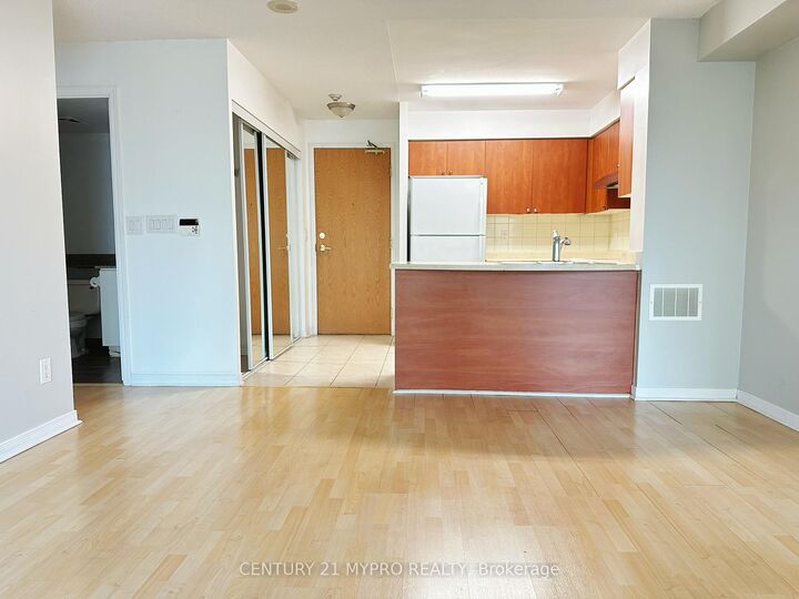 Property Photo: 5508 Yonge Street 1009 ON M2N 7L2