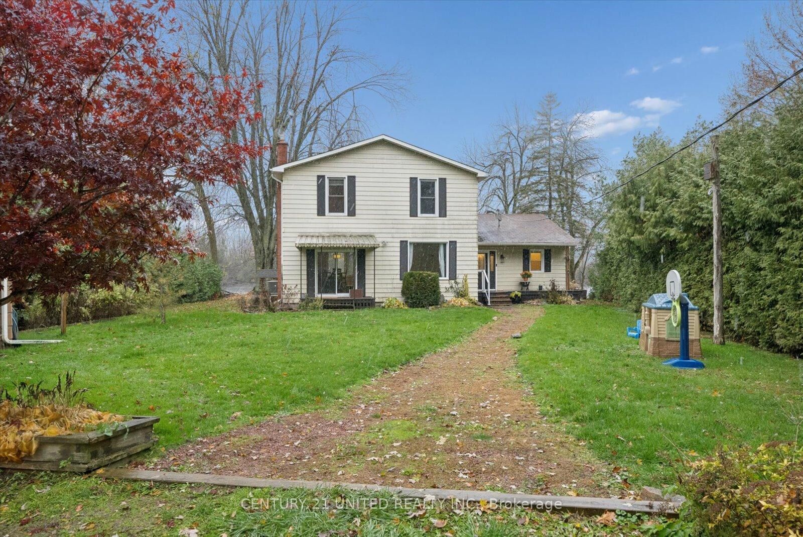 Property Photo: 266 Greenwood Road ON K9J 6Y3