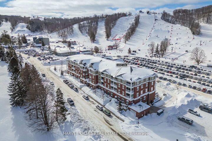 Property Photo: 40 Horseshoe Boulevard 416 ON L4M 4Y8