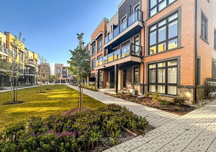 Photo de la propriété: 6 Sayers Lane N 11 ON L4E 1J4