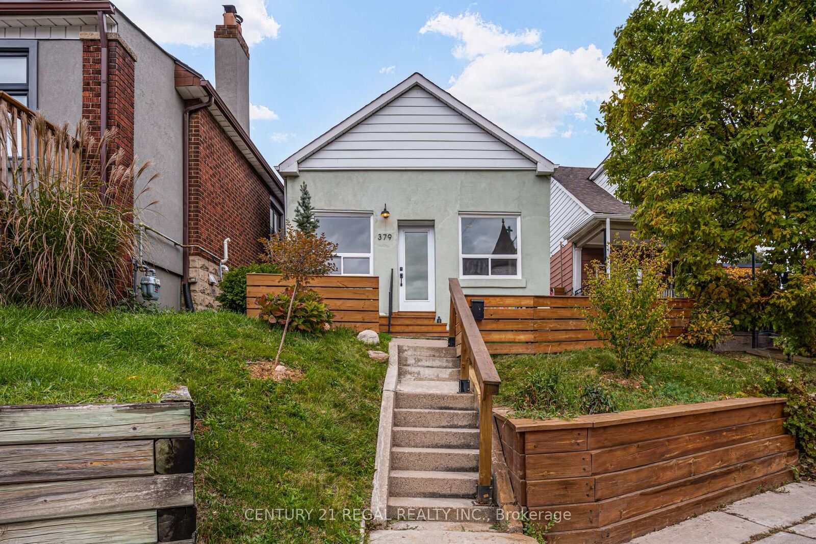 Property Photo:  379 Silverthorn Avenue  ON M6M 3H1