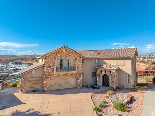 Property Photo: 393 N Crestline Cir UT 84790