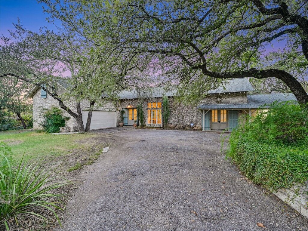 Property Photo: 104 McConnell Drive TX 78746