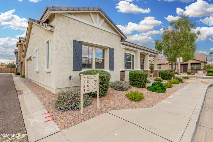 Property Photo:  324 N 56th Place  AZ 85205 