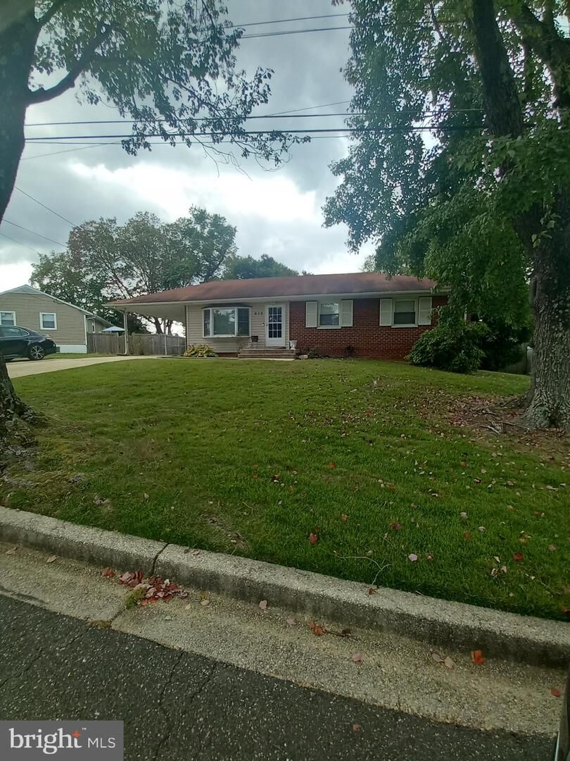 Property Photo: 913 Applewood Street MD 20743