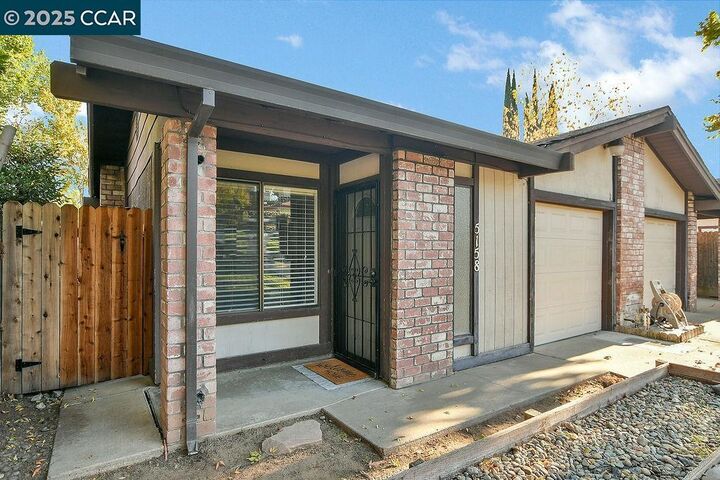 Property Photo:  5158-5160 Karm Way  CA 95842 