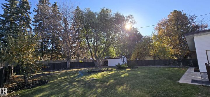 Photo de la propriété: 4405 52 Street AB T9C 1V1