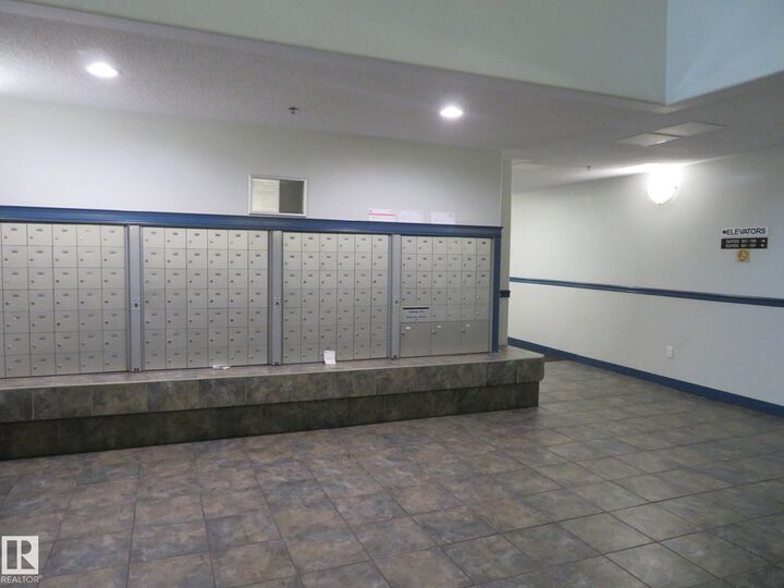 Photo de la propriété: 2305 35A Avenue NW 108 AB T6T 1Z2