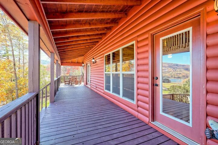 Property Photo: 1929 Lakeview Summit Drive GA 30582