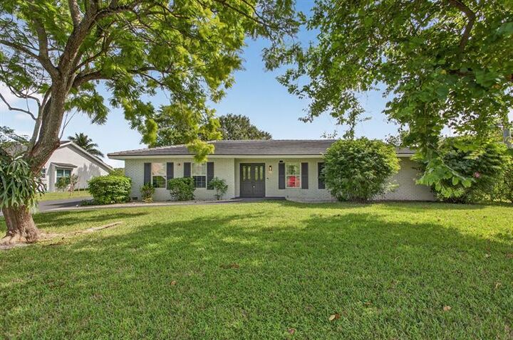 Property Photo: 2421 NW 114th Ave FL 33065