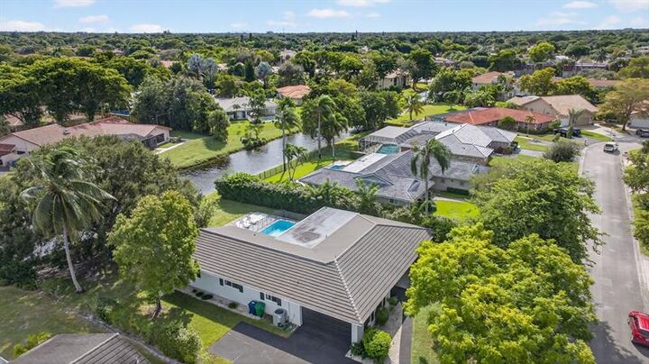 Property Photo:  2421 NW 114th Ave  FL 33065 