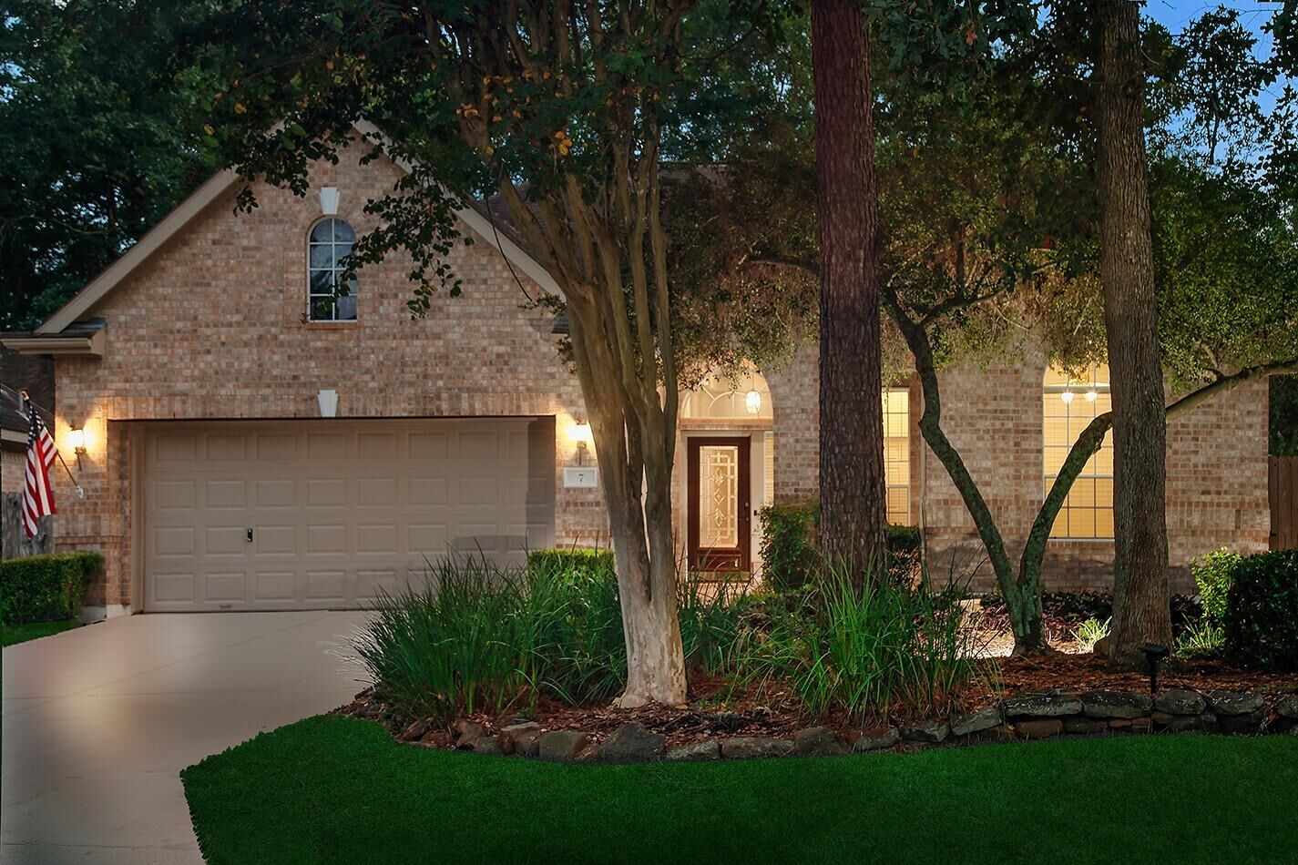 Property Photo: 7 Coachman Ridge Place TX 77382