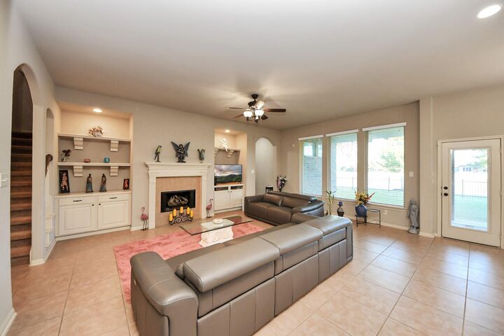Property Photo: 8015 Lake Commons Drive TX 77469