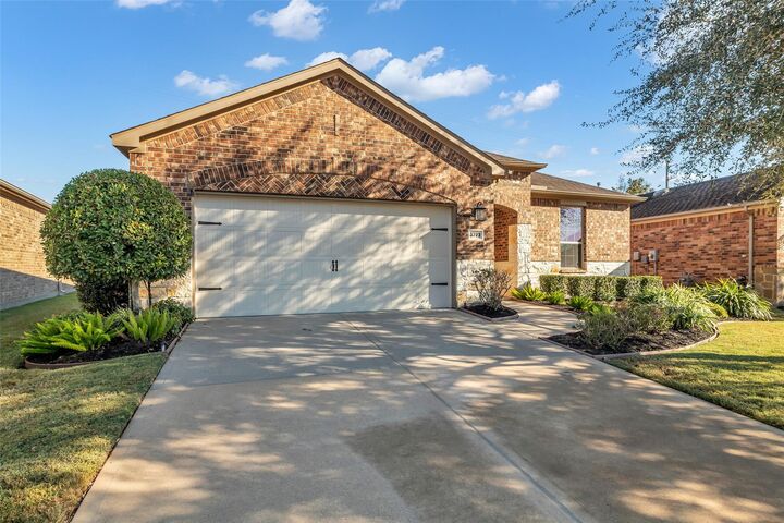 Property Photo: 3723 Paper Birch Drive TX 77469