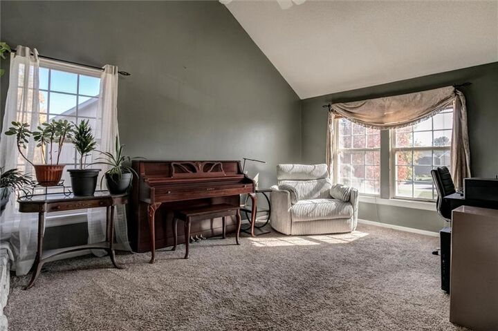 Property Photo:  980 W Elizabeth Street  KS 66061 