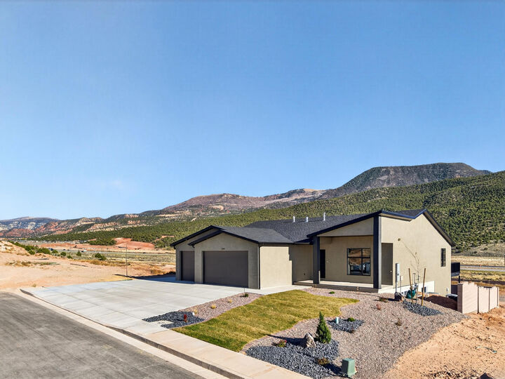 Property Photo:  2493 W Scenic Dr  UT 84720 