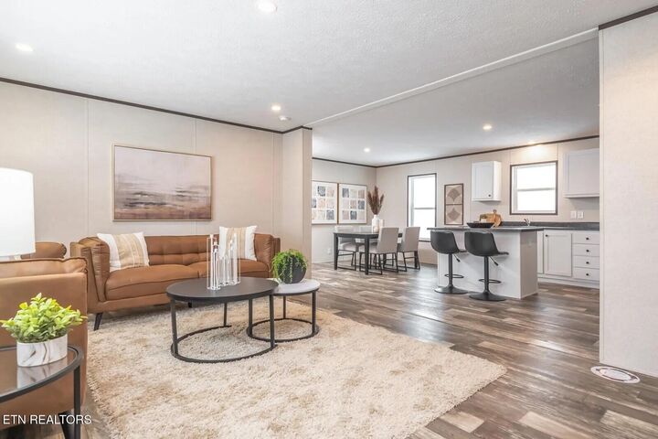 Property Photo: 501 Wani Village Rd TN 37861