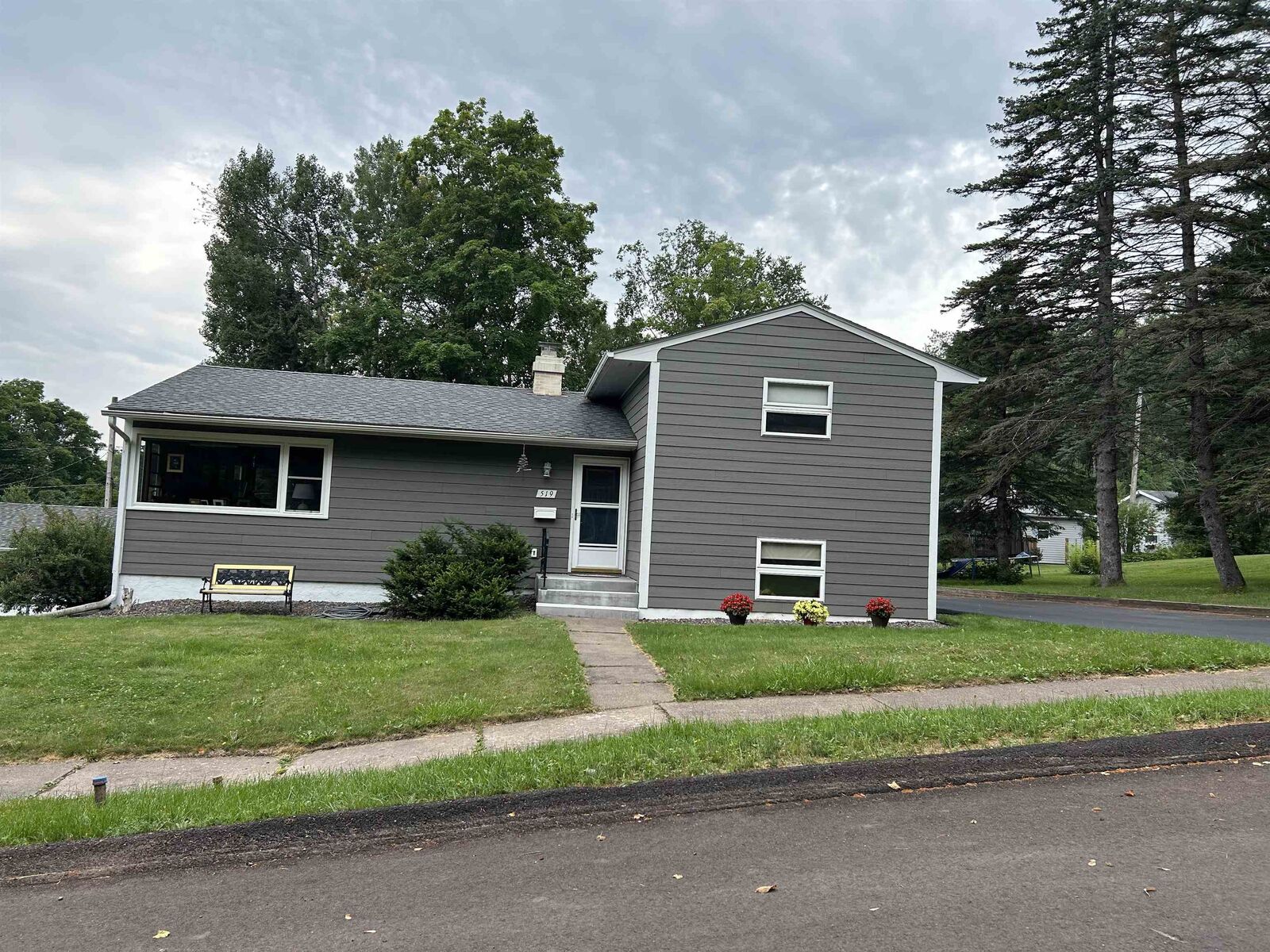 Property Photo:  519 N 81st Ave W  MN 55807 