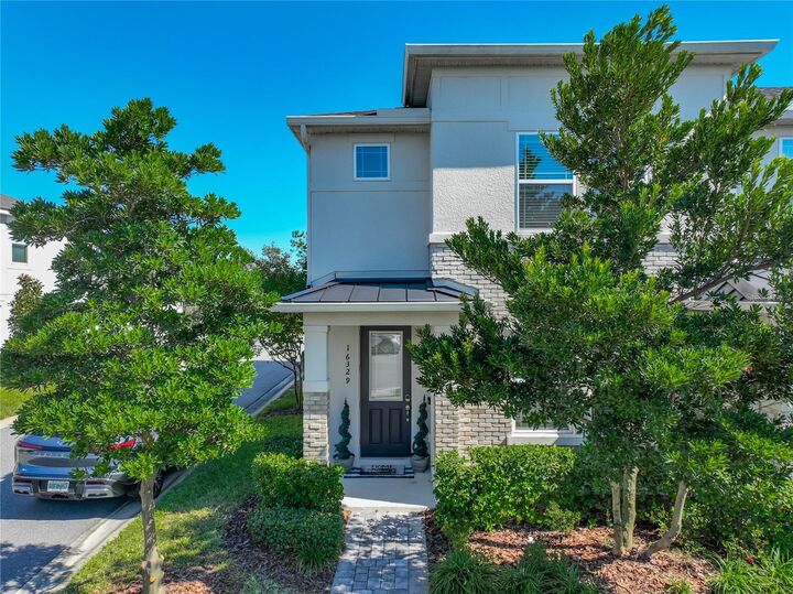 Property Photo: 16329 Prairie School Drive FL 34787